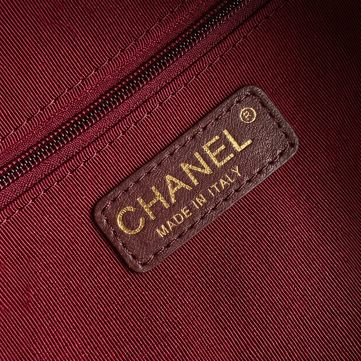 Chanel Quilted Chain Handbag